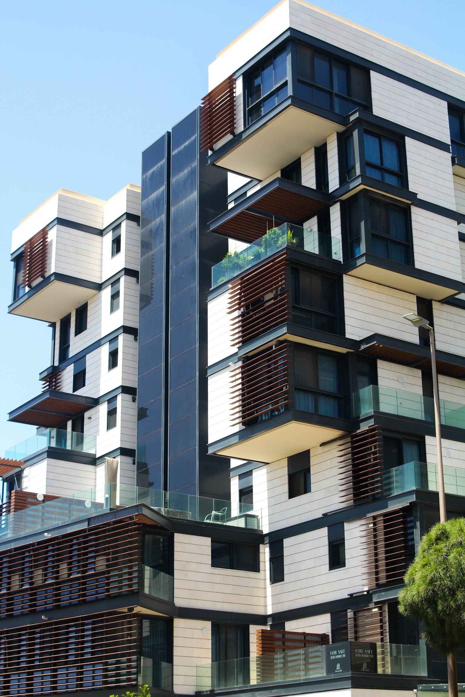 Modern high-end residential tower in Mexico